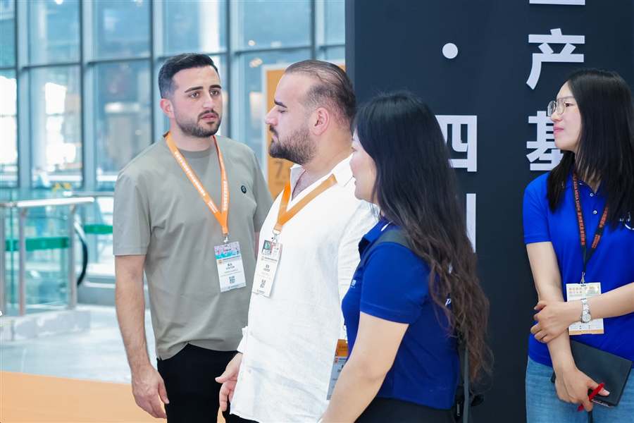 ZRT meeting international flooring professionals